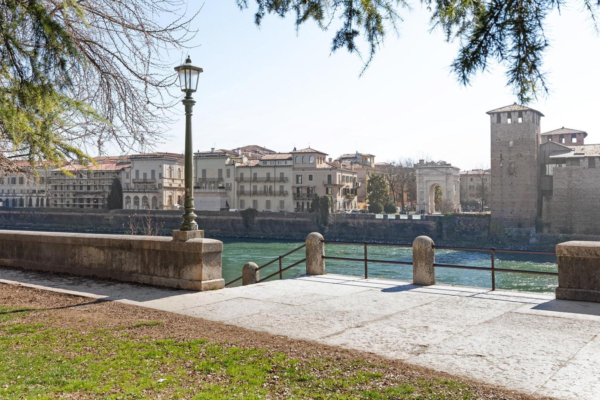 Via T Da Vico 11 House * Verona
