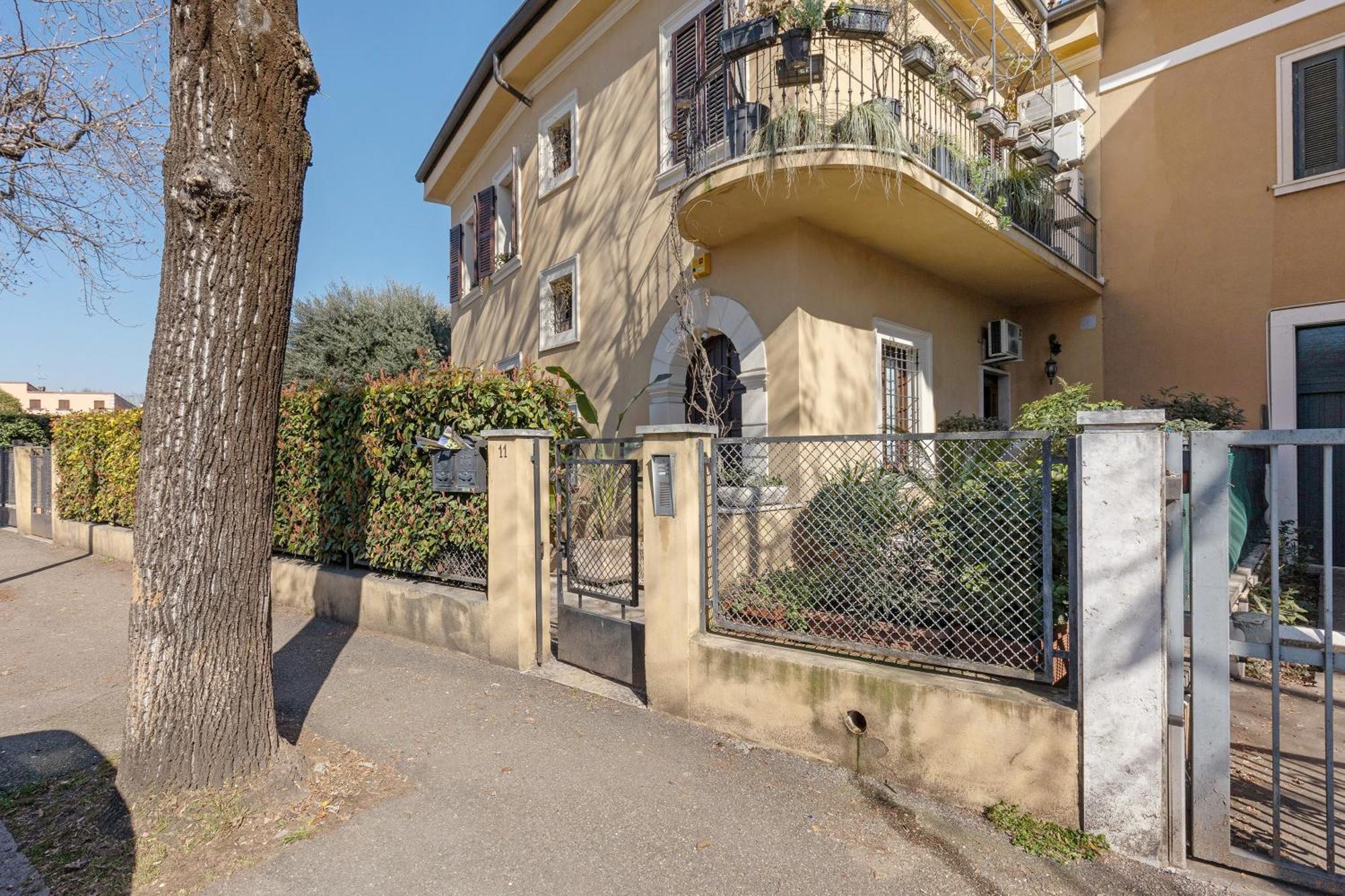 Via T Da Vico 11 House Appartamento *