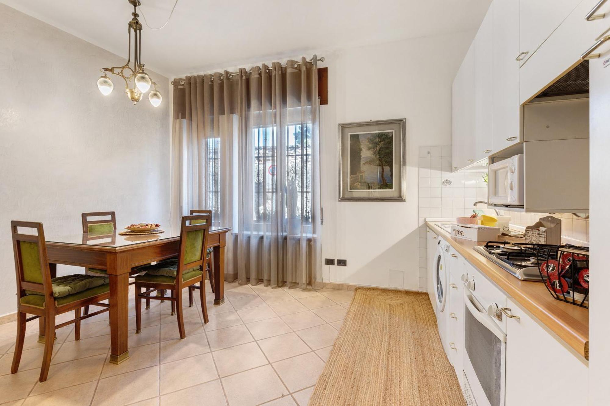 Via T Da Vico 11 House Verona